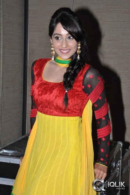 Regina-Cassandra-at-Love-You-Bangaram-Audio-Launch